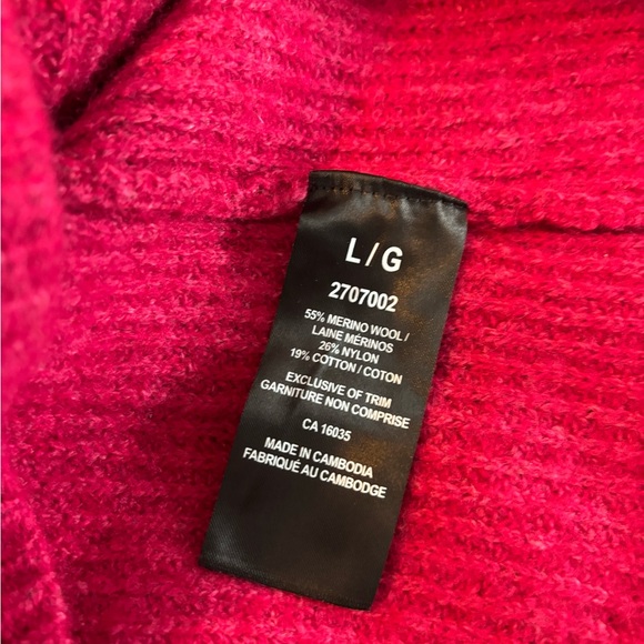 Tahari- Merino Wool Raspberry Turtleneck Sweater - Picture 7 of 8